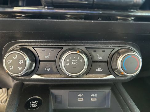 Used 2025 Nissan Kicks SV w/ SV Premium Package FWD image 19