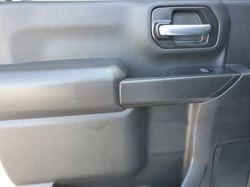 Used 2022 Chevrolet Silverado 2500 Custom w/ Custom Value Package image 18