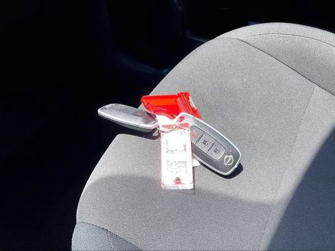 Used 2025 Nissan Kicks Play S FWD image 11
