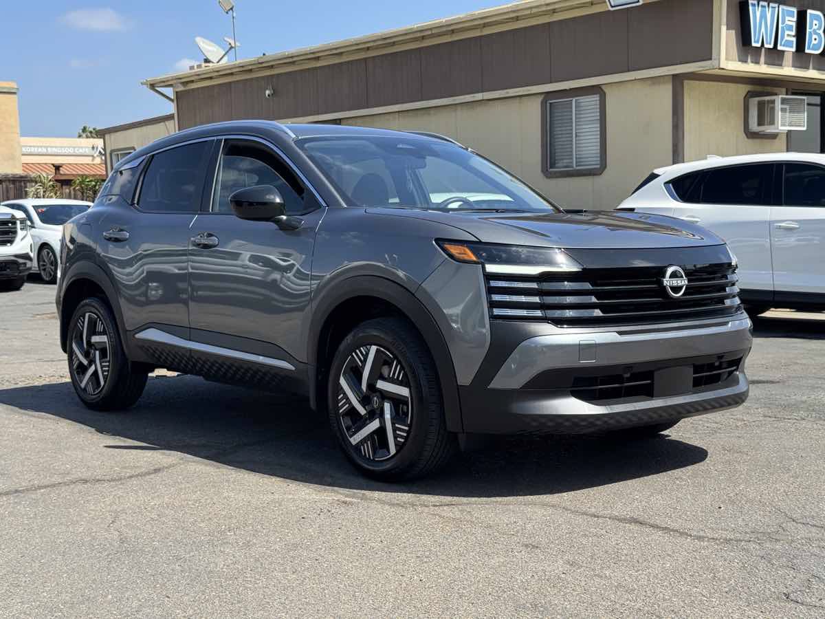 Used 2026 Nissan Kicks SV FWD image 4