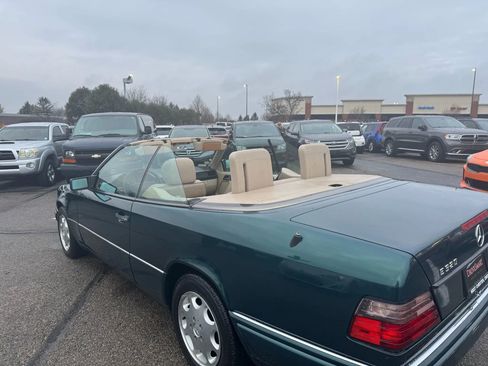 Used 1995 Mercedes-Benz E 320 Convertible image 8