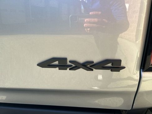 Used 2022 RAM 1500 Laramie AWD/4WD image 10