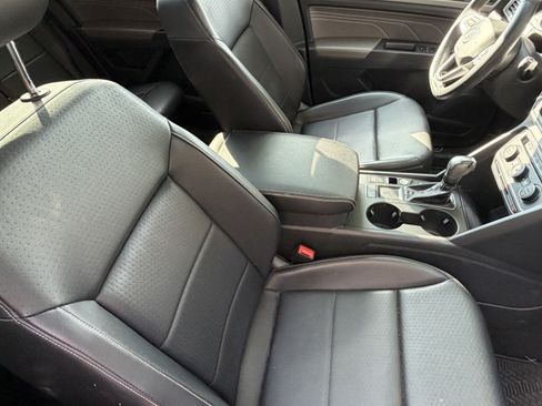 Used 2021 Volkswagen Atlas SE w/ Panoramic Sunroof Package FWD image 42