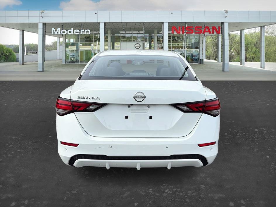 Certified 2025 Nissan Sentra SV FWD image 4