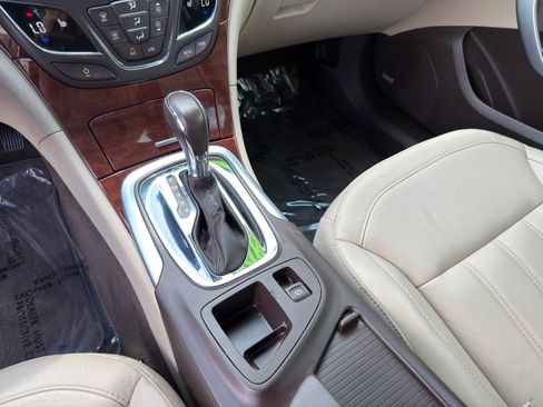 Used 2016 Buick Regal Premium FWD image 25