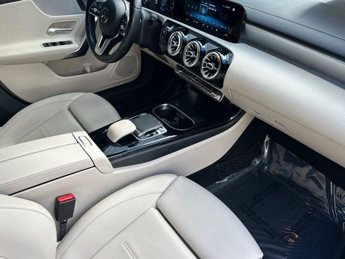Used 2020 Mercedes-Benz CLA 250 image 15