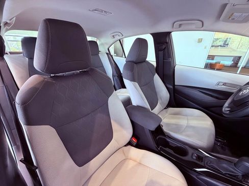 Used 2022 Toyota Corolla LE image 8
