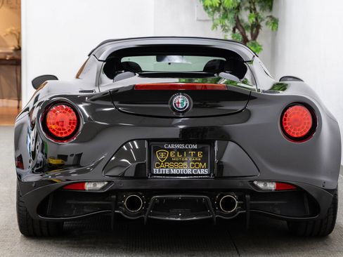 Used 2018 Alfa Romeo 4C Spider w/ Convenience Group - Spider image 4