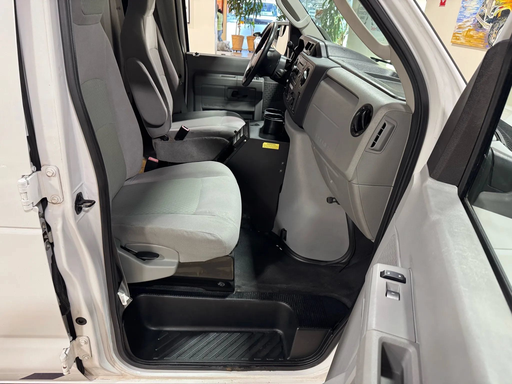 Used 2012 Ford E-350 and Econoline 350 Extended Super Duty w/ PWR Group RWD image 20