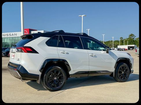 Used 2023 Toyota RAV4 XSE AWD/4WD image 19