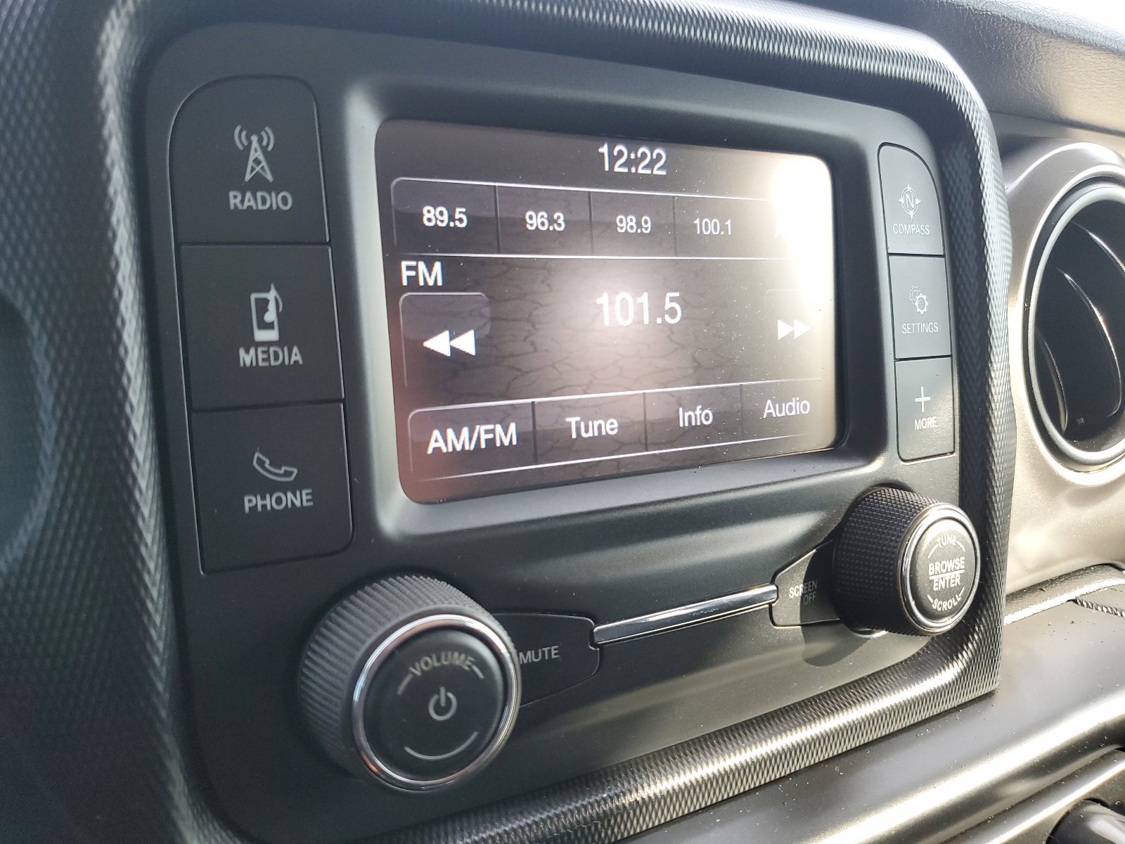 Used 2020 Jeep Wrangler Sport AWD/4WD image 26