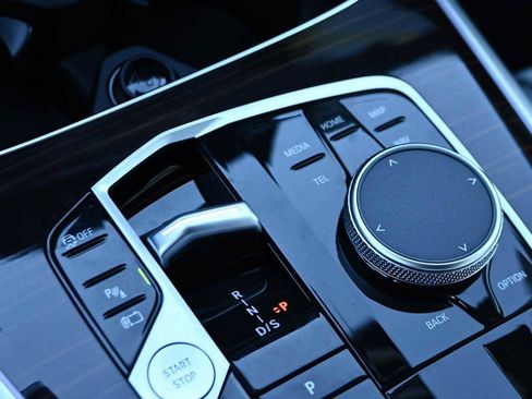 New 2026 BMW X5 xDrive50e w/ Premium Package image 11