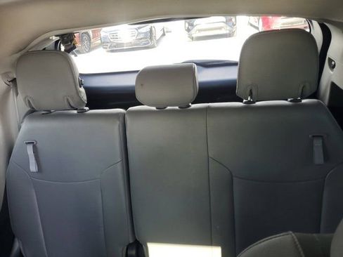 Used 2023 Toyota Sienna XLE FWD image 15