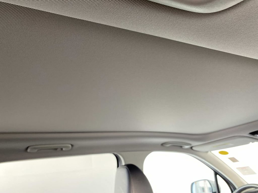 Used 2025 Kia Sorento EX w/ EX Panoramic Sunroof Package AWD/4WD image 13