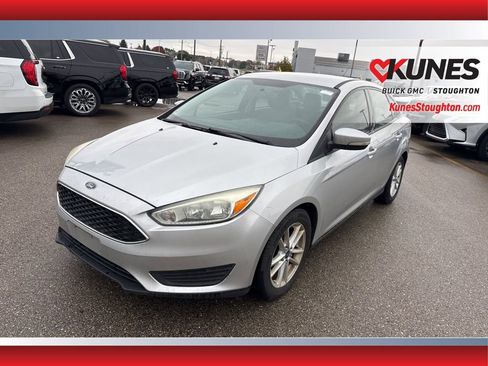 Used 2015 Ford Focus SE image 4