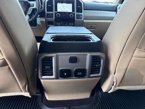 Used 2018 Ford F250 Lariat w/ Lariat Value Package RWD image 43