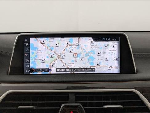 Used 2017 BMW 740i RWD image 31