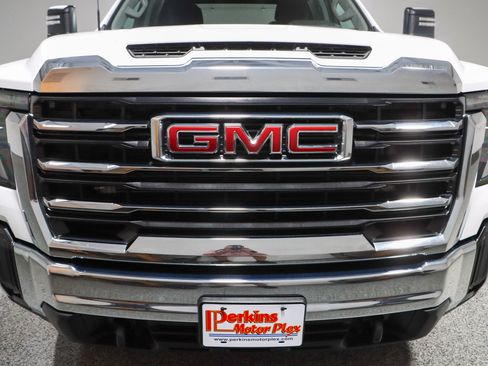 Used 2024 GMC Sierra 2500 SLE w/ SLE Convenience Package AWD/4WD image 4