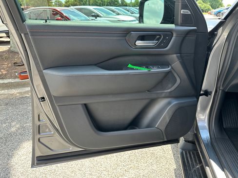 New 2025 Nissan Armada PRO-4X image 10