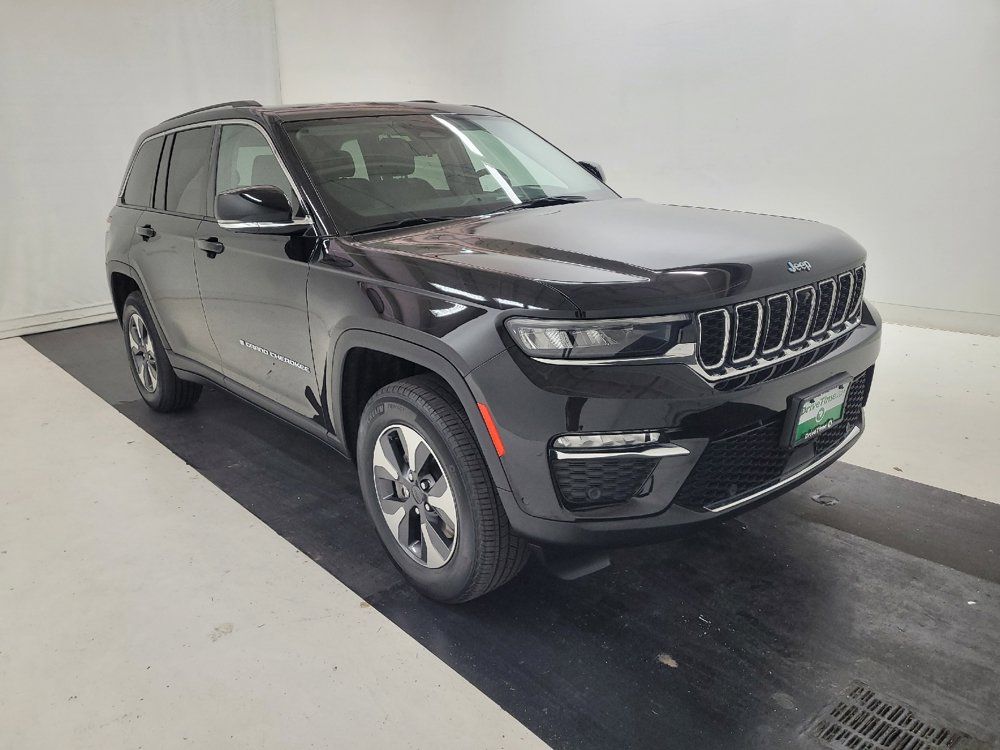 Used 2023 Jeep Grand Cherokee 4WD 4xe w/ Luxury Tech Group II image 13