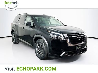 Used 2024 Nissan Pathfinder SV