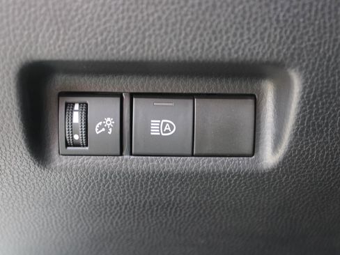Used 2025 Toyota RAV4 LE AWD/4WD image 18