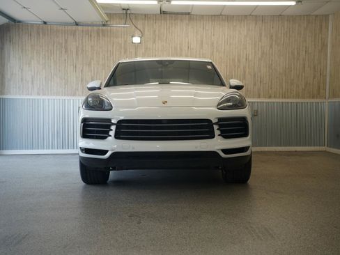Used 2020 Porsche Cayenne AWD/4WD image 2
