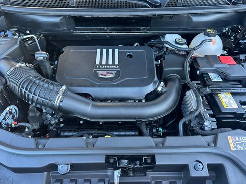 Used 2025 Cadillac XT5 Luxury w/ LPO, Red Accent Package image 25