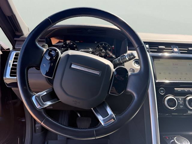 Used 2020 Land Rover Discovery HSE AWD/4WD image 15