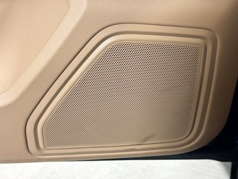 Used 2025 Porsche Macan image 24