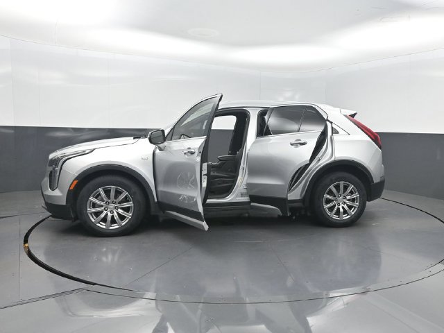 Used 2022 Cadillac XT4 Premium Luxury w/ Safety Alert Package FWD image 38