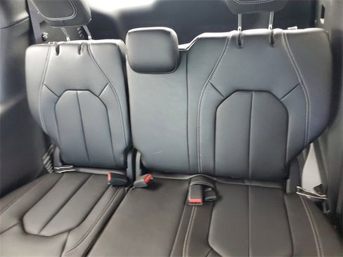 New 2026 Chrysler Pacifica Select image 10