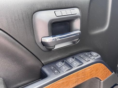 Used 2018 Chevrolet Silverado 1500 LTZ w/ Sport Package AWD/4WD image 10