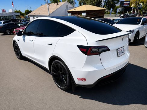Used 2021 Tesla Model Y Long Range AWD/4WD image 4