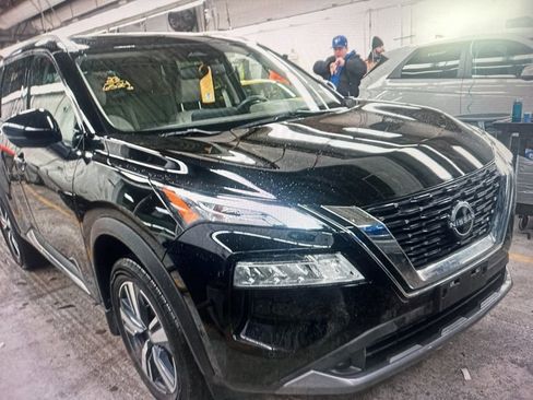 Used 2023 Nissan Rogue SL w/ SL Premium Package image 5