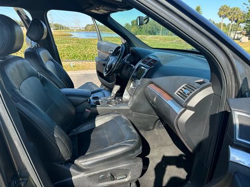 Used 2017 Ford Explorer Limited FWD image 14