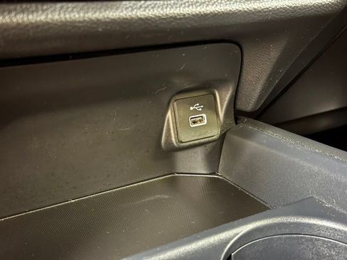 Used 2025 Honda HR-V LX image 31