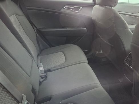 Used 2024 Kia Sportage LX image 5