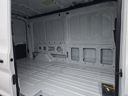 New 2026 Ford Transit 250 148 Medium Roof RWD image 13