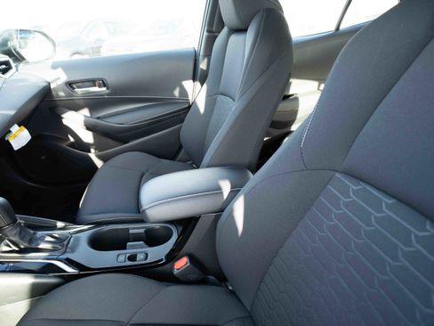 Used 2025 Toyota Corolla SE w/ SE Package image 10