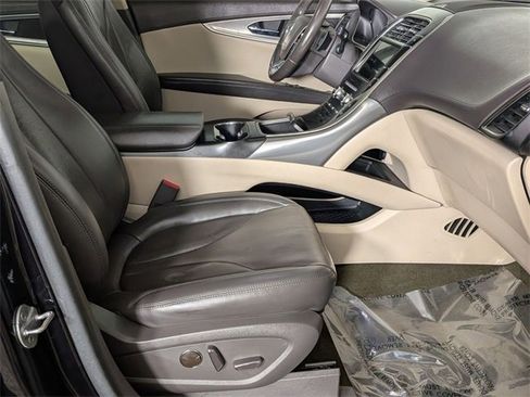 Used 2019 Lincoln Nautilus Select image 30