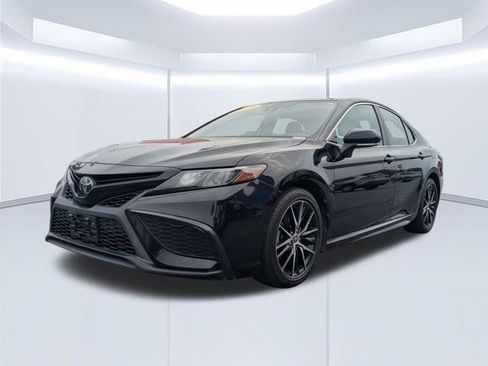 Used 2023 Toyota Camry SE FWD image 7