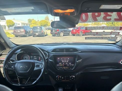 Used 2023 Chevrolet TrailBlazer RS w/ Technology Package image 14