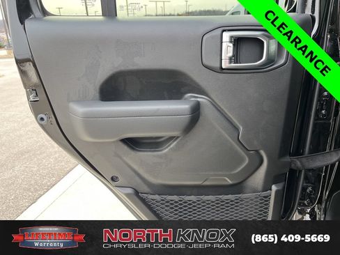 New 2025 Jeep Gladiator Sport AWD/4WD image 13