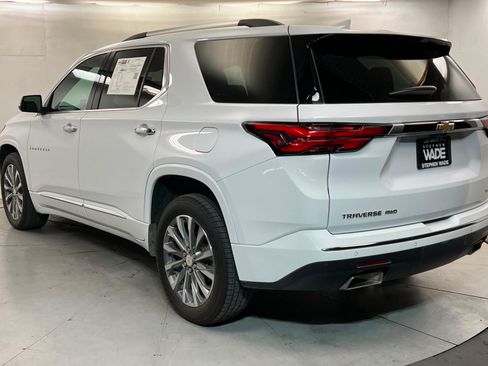 Used 2023 Chevrolet Traverse Premier AWD/4WD image 3