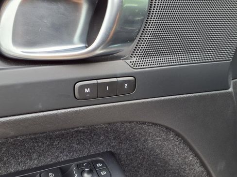 Certified 2023 Volvo XC40 B5 Plus w/ Protection Package Premier image 16