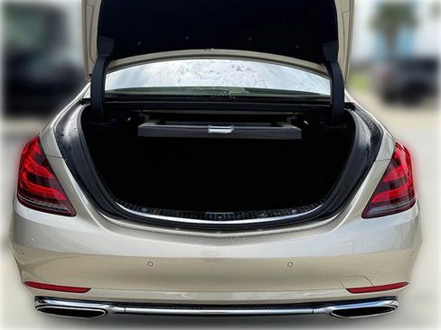 Used 2020 Mercedes-Benz S 560 Sedan image 6