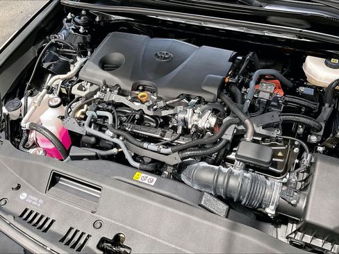 Used 2025 Toyota Camry XSE FWD image 33