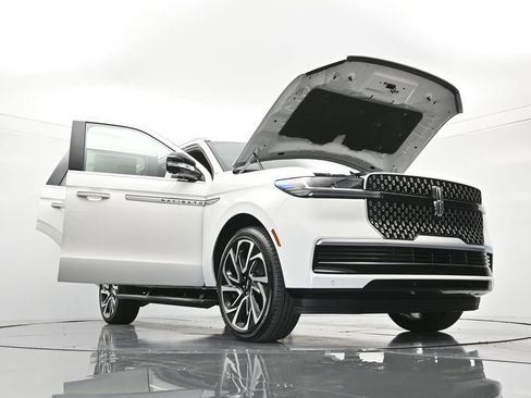 New 2026 Lincoln Navigator Reserve AWD/4WD image 51