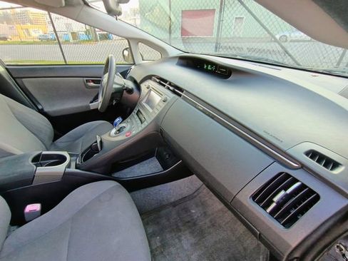Used 2013 Toyota Prius Three w/ Solar Roof Pkg FWD image 44